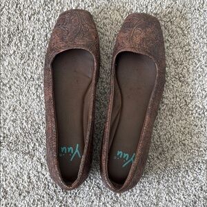 Yuu Brown Leather Loafers Sleek Comfortable Flats